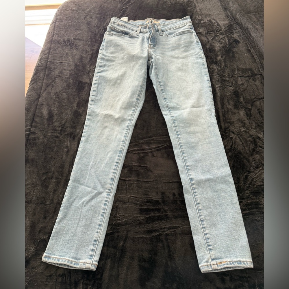 Levi's Women's Light Wash 311 Skinny Jeans